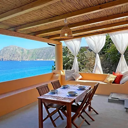 Casa Incastonata Nel Mare * Canneto