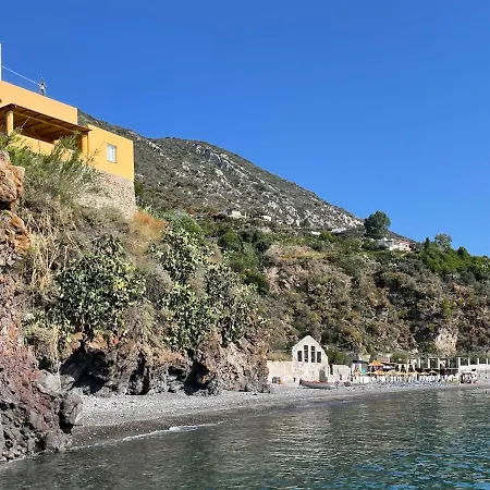 Casa Incastonata Nel Mare * Canneto