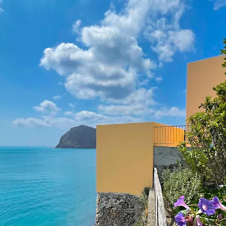 Casa Incastonata Nel Mare Villa *