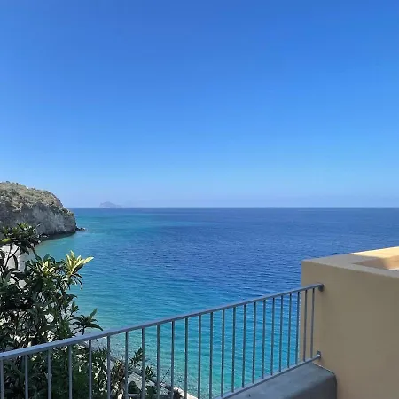 Casa Incastonata Nel Mare Villa